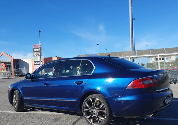 Skoda Superb cena 22900 przebieg: 205000, rok produkcji 2010 z Rumia małe 29